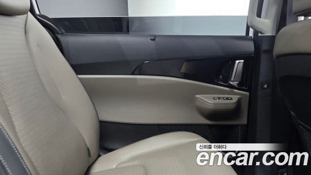 Kia Carnival 2024 — ფოტო 38/40