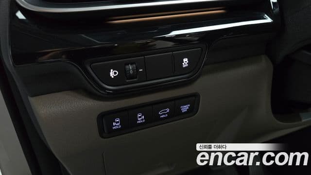 Kia Carnival 2024 — ფოტო 27/40