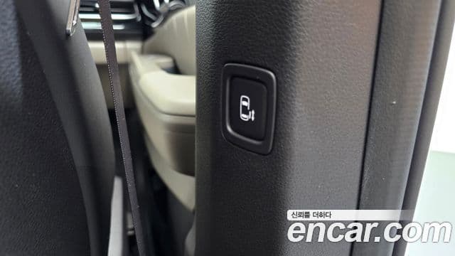Kia Carnival 2024 — ფოტო 18/40