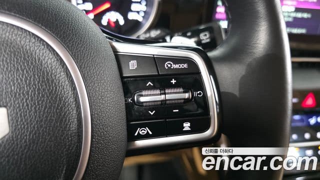Kia Carnival 2022 — Фото 18/20