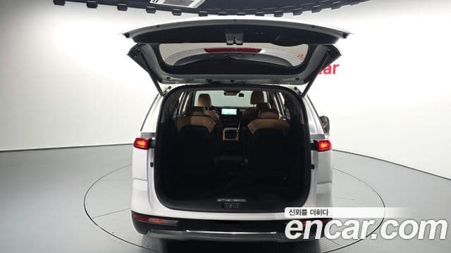 Kia Carnival 2022 — Фото 20/20