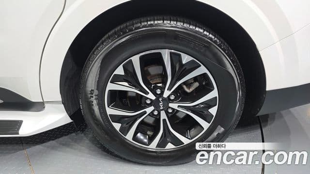 Kia Carnival 2022 — Photo 29/31