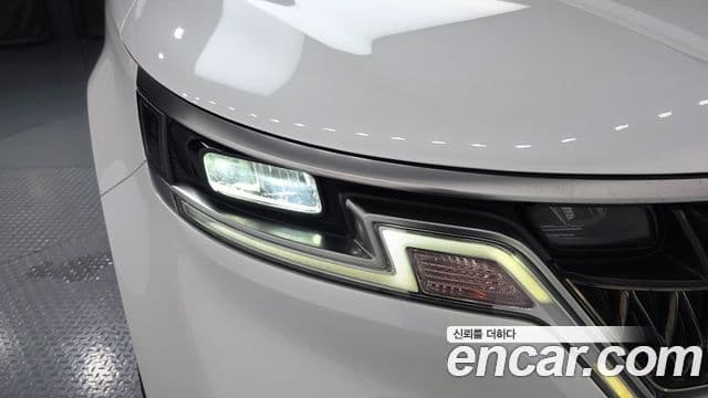 Kia Carnival 2022 — Photo 27/31