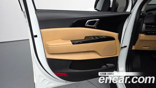 Kia Carnival 2022 — Photo 20/31