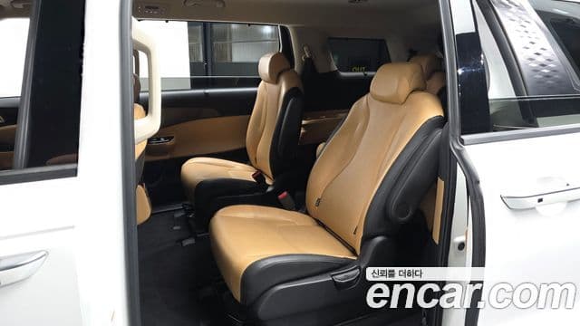 Kia Carnival 2022 — Photo 5/31