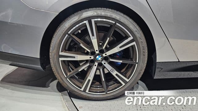 BMW 5 Series 2025 — Photo 15/32