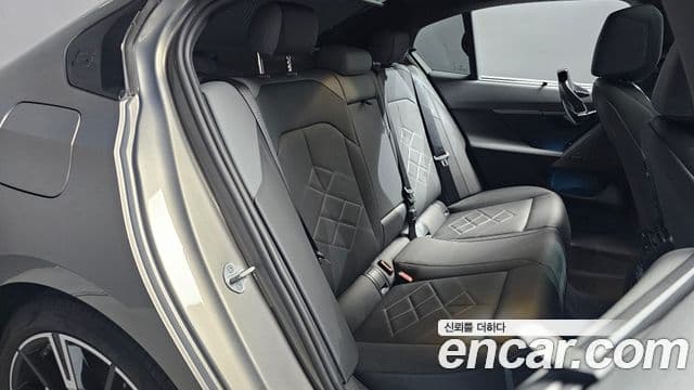 BMW 5 Series 2025 — Photo 23/32