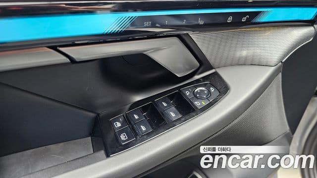 BMW 5 Series 2025 — Photo 20/32