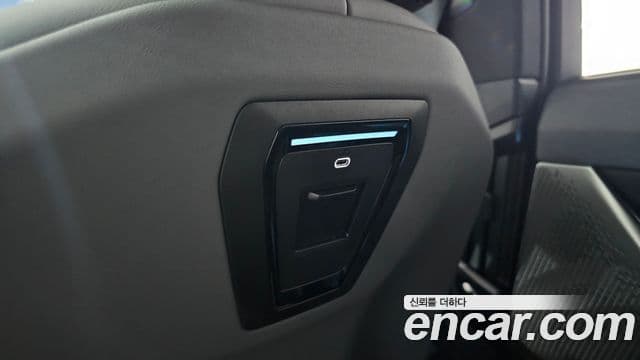 BMW 5 Series 2025 — Photo 13/32