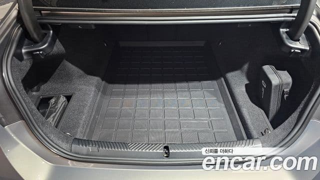 BMW 5 Series 2025 — Photo 6/32