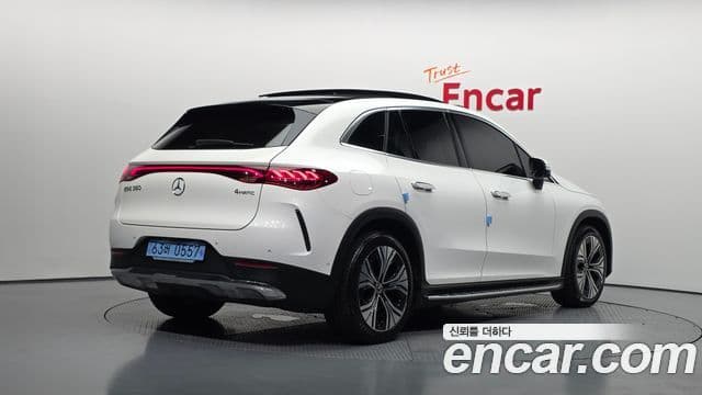 Mercedes-Benz EQE SUV 2023 — ფოტო 23/34