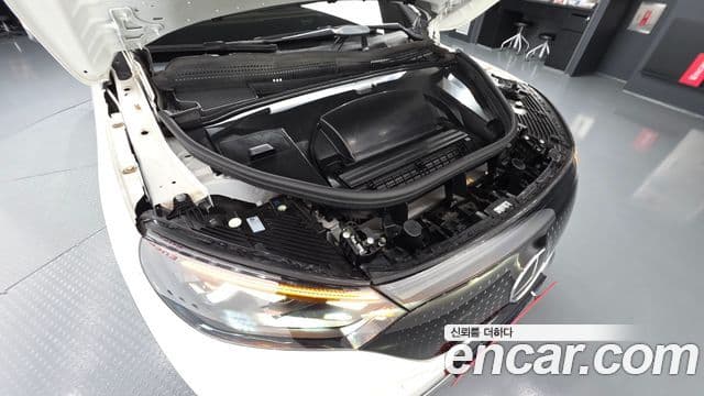 Mercedes-Benz EQE SUV 2023 — ფოტო 28/34