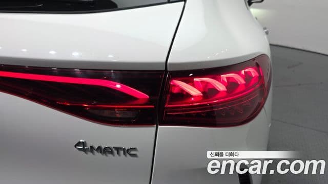 Mercedes-Benz EQE SUV 2023 — ფოტო 11/34