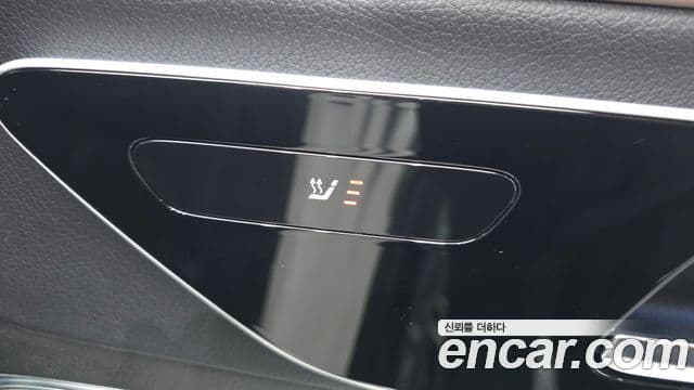 Mercedes-Benz EQE SUV 2023 — ფოტო 31/34