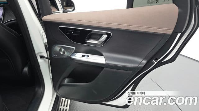 Mercedes-Benz EQE SUV 2023 — ფოტო 10/34