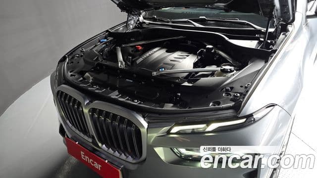 BMW X7 2024 — Photo 9/31