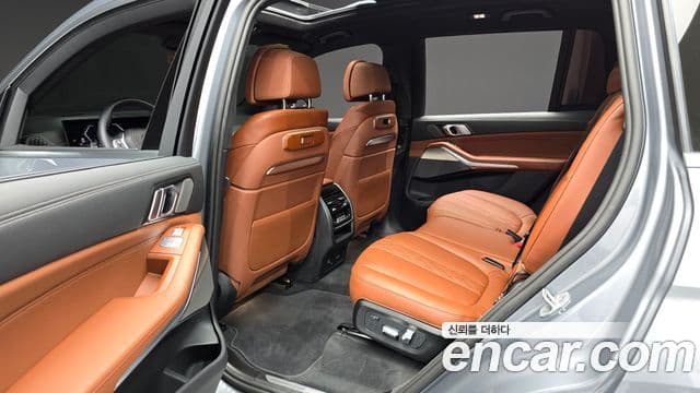 BMW X7 2024 — Photo 28/31
