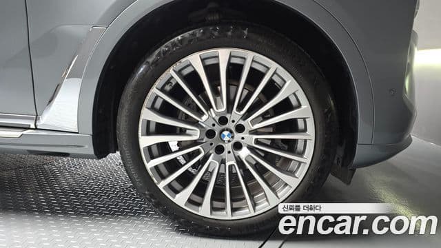 BMW X7 2024 — Photo 13/31