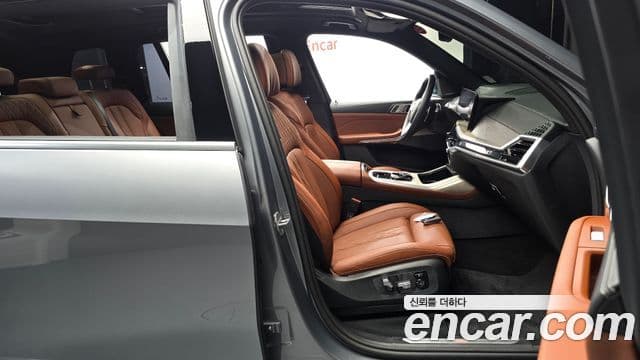 BMW X7 2024 — Photo 17/31
