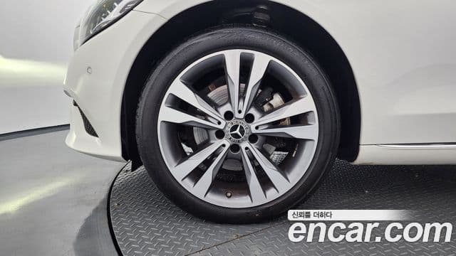 Mercedes-Benz C-Class 2021 — Photo 20/33