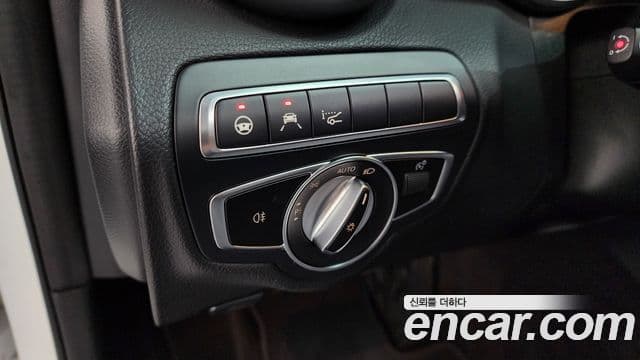 Mercedes-Benz C-Class 2021 — Photo 24/33