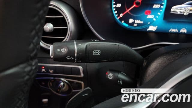 Mercedes-Benz C-Class 2021 — Photo 27/33