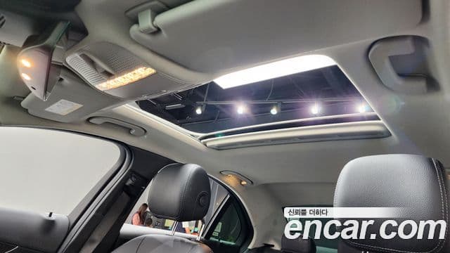 Mercedes-Benz C-Class 2021 — Photo 12/33