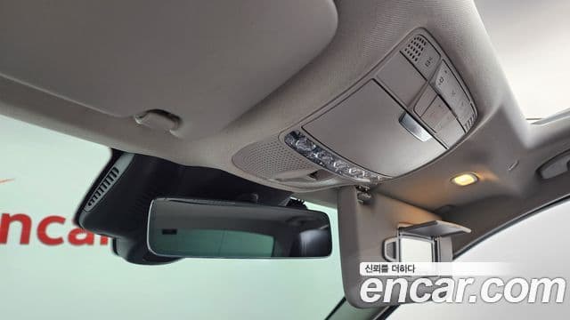 Mercedes-Benz C-Class 2021 — Photo 10/33