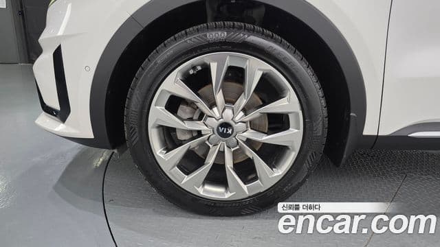 Kia Sorento 2021 — Фото 5/20