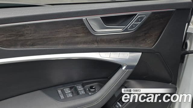 Audi A7 2020 — ფოტო 19/32