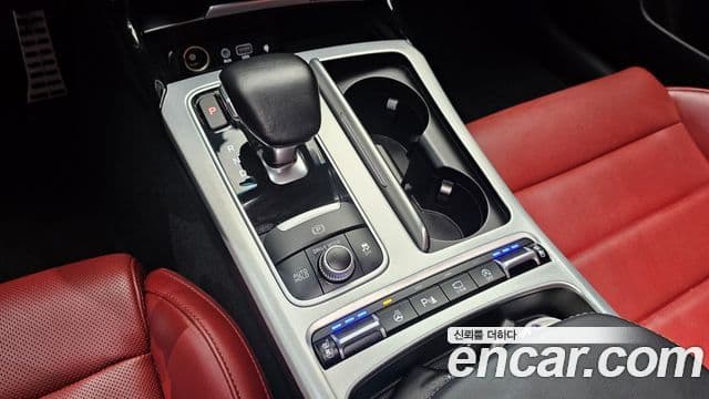 Kia Stinger 2018 — Фото 7/20
