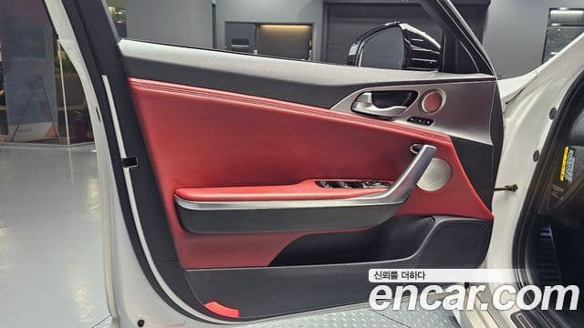 Kia Stinger 2018 — ფოტო 23/34