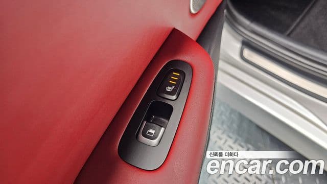 Kia Stinger 2018 — ფოტო 24/34