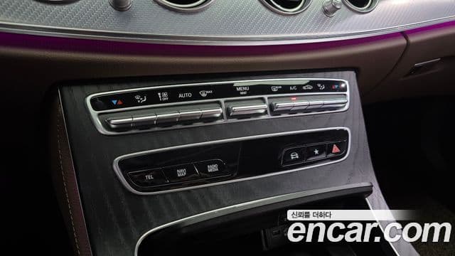 Mercedes-Benz E-Class 2021 — ფოტო 31/35