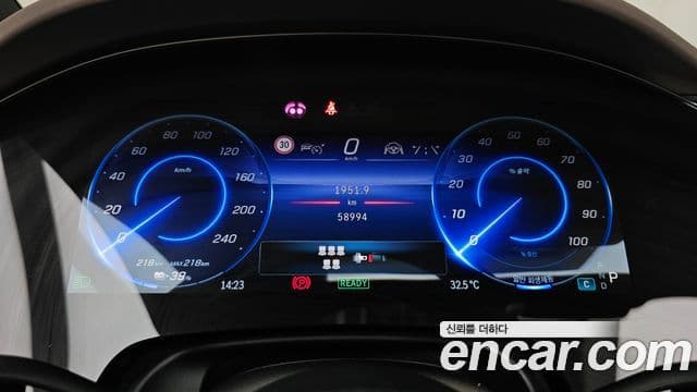 Mercedes-Benz EQS SUV 2023 — ფოტო 33/39