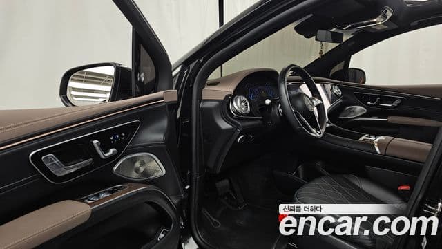 Mercedes-Benz EQS SUV 2023 — ფოტო 27/39