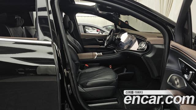 Mercedes-Benz EQS SUV 2023 — ფოტო 14/39