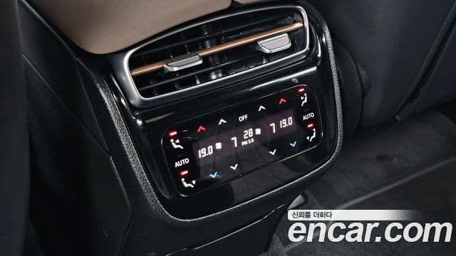 Mercedes-Benz EQS SUV 2023 — ფოტო 23/39