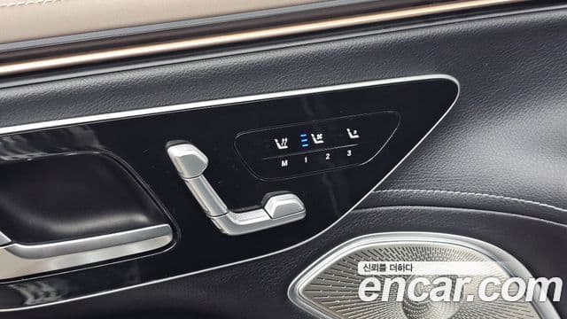 Mercedes-Benz EQS SUV 2023 — ფოტო 11/39