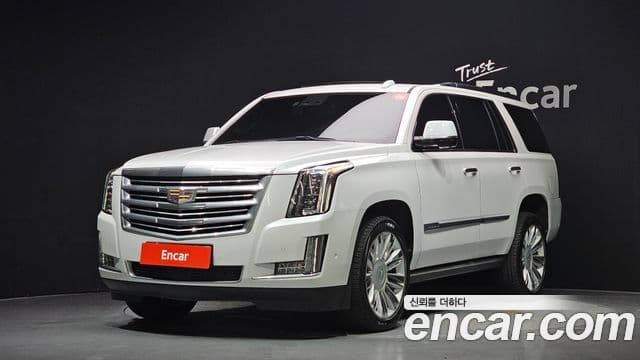 Cadillac Escalade 2020 — Фото 1/20
