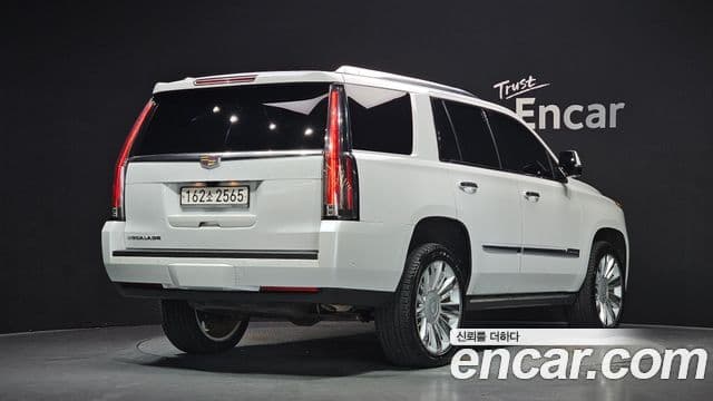 Cadillac Escalade 2020 — Фото 2/20