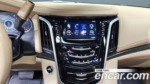 Cadillac Escalade 2020 — Фото 14/20