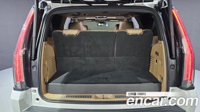 Cadillac Escalade 2020 — Фото 20/20