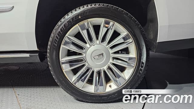 Cadillac Escalade 2020 — Photo 9/34