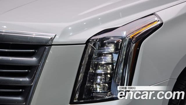 Cadillac Escalade 2020 — Photo 32/34