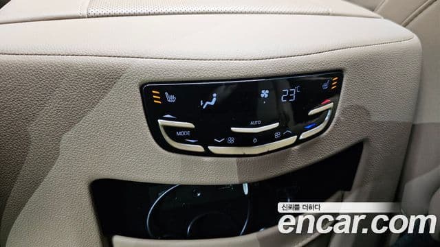 Cadillac Escalade 2020 — Photo 10/34