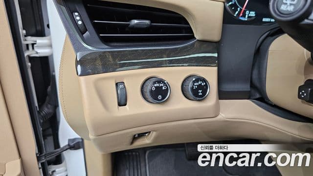 Cadillac Escalade 2020 — Photo 14/34