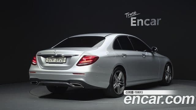 Mercedes-Benz E-Class 2019 — Фото 2/20