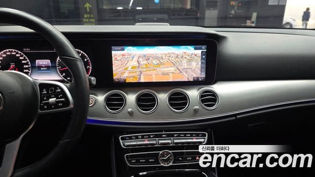 Mercedes-Benz E-Class 2019 — Фото 14/20