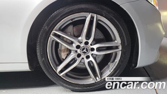 Mercedes-Benz E-Class 2019 — Şəkil 30/36